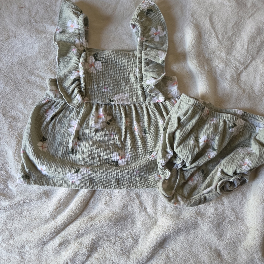 Carter's Green Baby Outfit